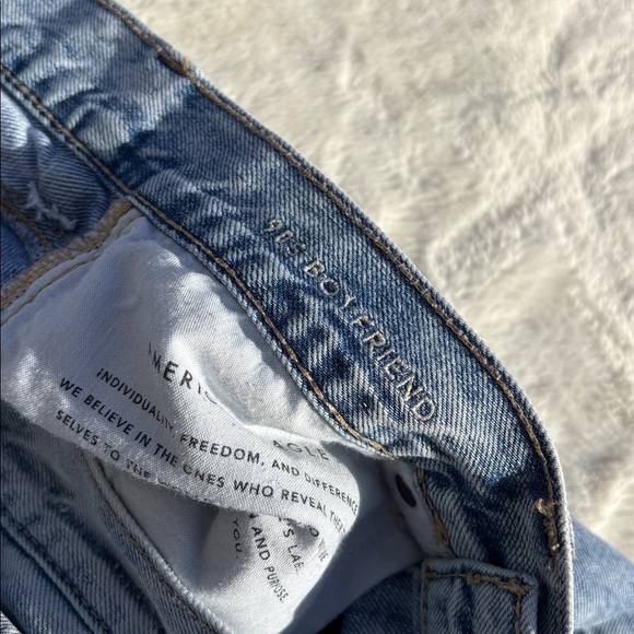 American Eagle 905 Boyfriend Jeans – Size 6 | High Rise | Light Wash | Casual - Picture 5 of 8